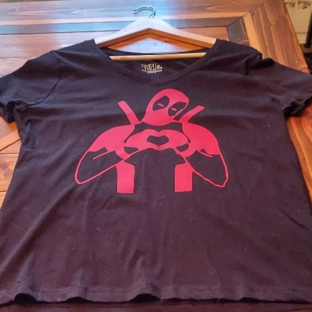 Deadpool Women's T-shirt Size M